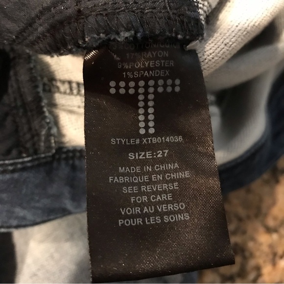 ▪️DESIGN LAB Distressed Jeans - Picture 12 of 13